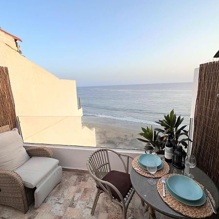 Ocean Views - Beach Apartment Паталавака Экстерьер фото
