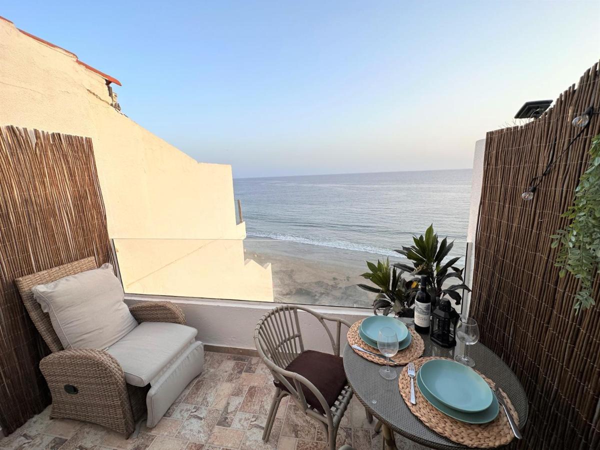 Ocean Views - Beach Apartment Паталавака Экстерьер фото
