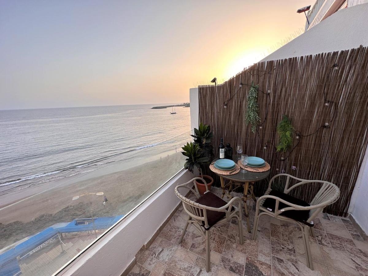 Ocean Views - Beach Apartment Паталавака Экстерьер фото