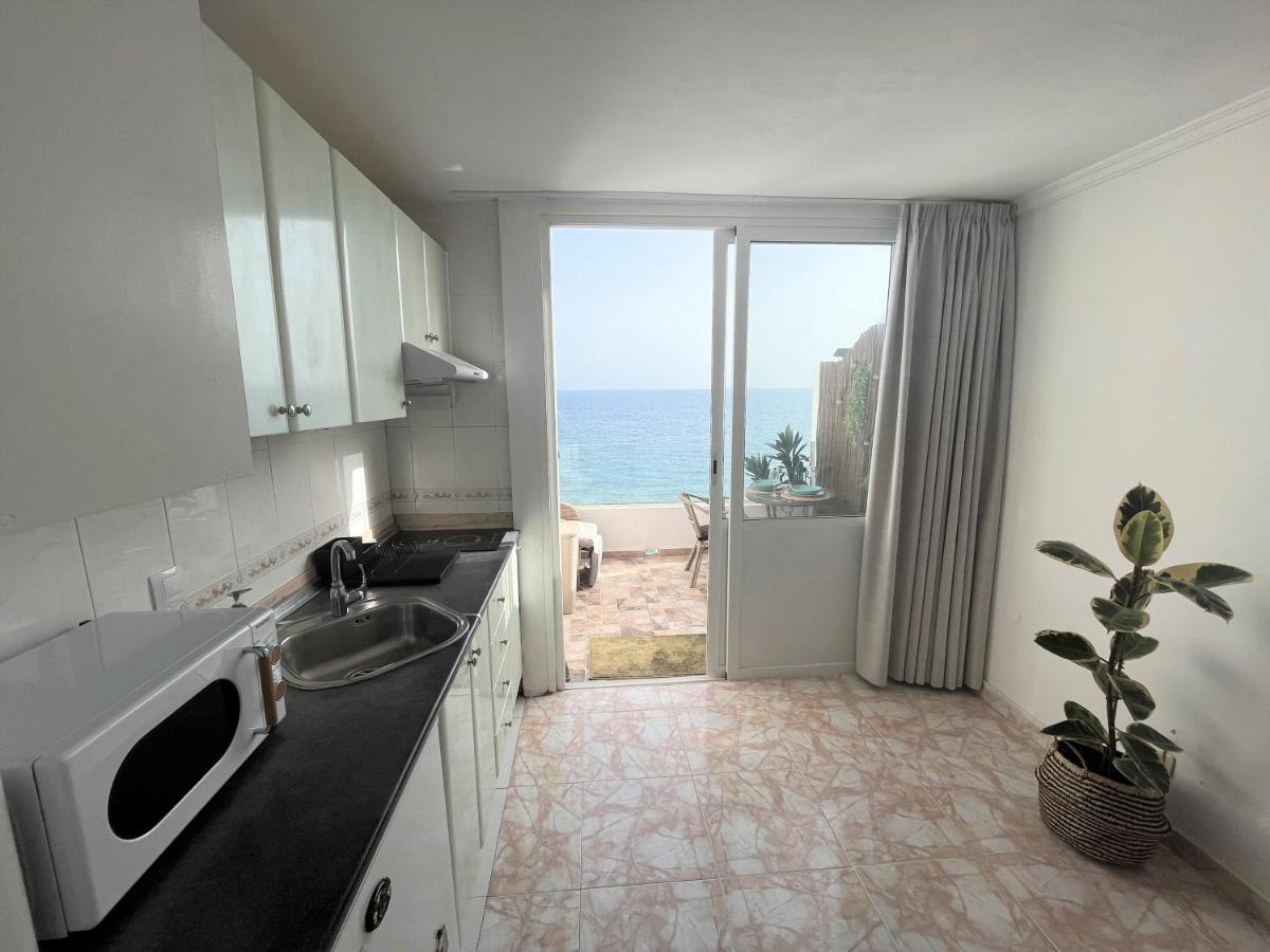 Ocean Views - Beach Apartment Паталавака Экстерьер фото